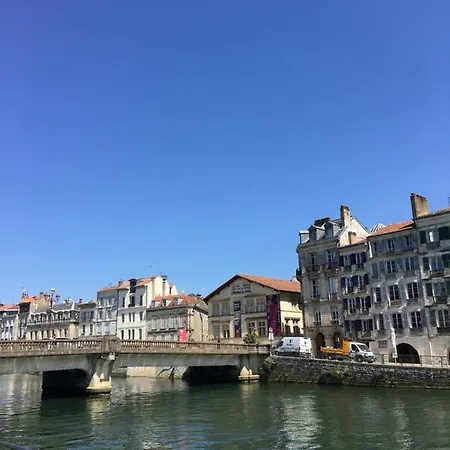 Au Pays Basque Entre Et Montagne * Villefranque (Pyrenees-Atlantiques)