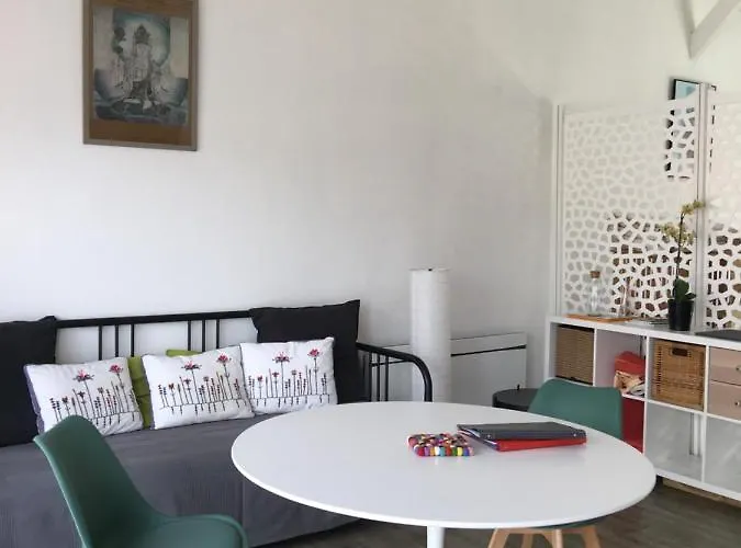 Au Pays Basque Entre Et Montagne *